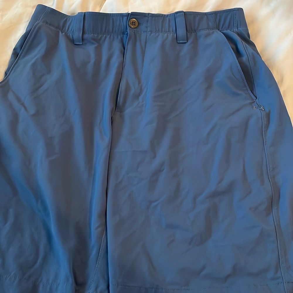 Men’s Under Armour golf shorts, blue size 36.